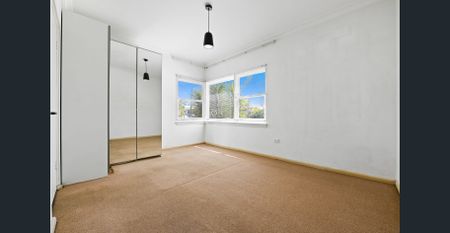 One Bedroom Apartment in the Heart of Kogarah - Photo 2