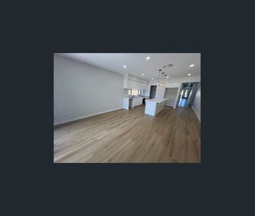 Ultra-Modern 5 Bedroom Home - Photo 6