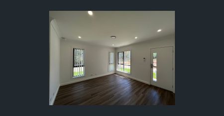 Brand New 5 bedroom House MOVE IN NOW - Photo 2