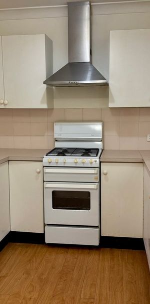 Beautiful home in Rutherford! - Photo 1