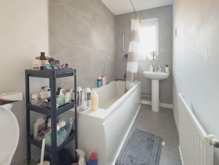 2 bedroom terraced house to rent - Photo 4