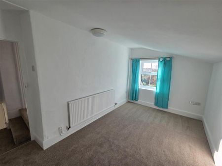 3 bedroom detached house to rent - Photo 4