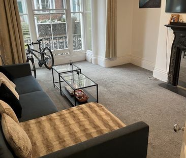 1 Bed Flat, Buckingham Road, BN1 - Photo 3