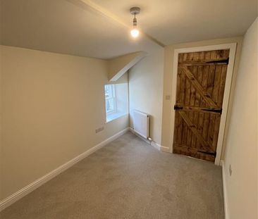 A spacious 3-bedroom traditional cottage, undergoing full internal ... - Photo 4