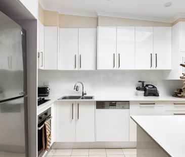 92 Palmer Street, Balmain NSW 2041 - House For Rent | Domain - Photo 6