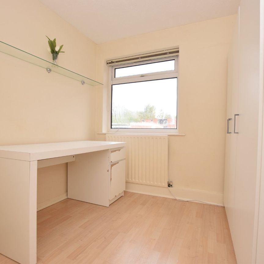 34, Blackmoor Court, Alwoodley, Leeds, West Yorkshire, LS17 7RS - Photo 1