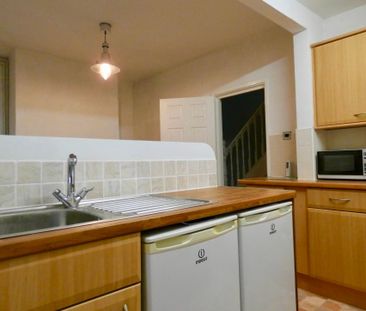 4 Bed Semi-Detached House, Morris Road, SO15 - Photo 3