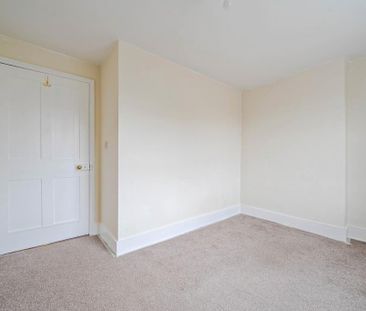 5 bedroom end of terrace house to rent - Photo 5