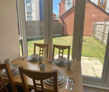 4 Bed Semi-Detached House, Lockside Place, CV1 - Photo 3