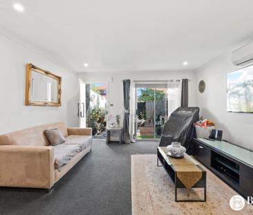 Contemporary Townhouse - Photo 1