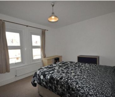 3 Bed Terraced House, Highgrove Street, RG1 - Photo 6