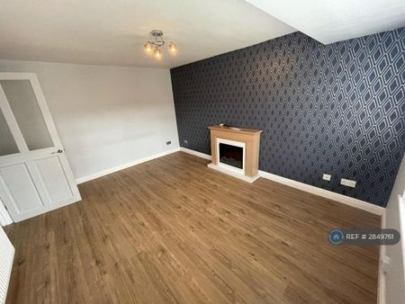 3 bedroom terraced house to rent - Photo 3