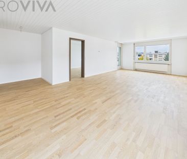 Mit vielen Extras wie Hallenbad, Sauna, Partyraum und Turnhalle - Foto 1