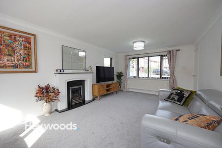 4 bedroom detached house to rent - Photo 4