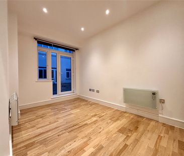 Bartley Way, Hook, Hampshire, RG27 - Photo 2