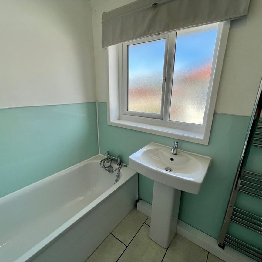 4 Bed Semi-Detached House, Cotman Walk, BS7 - Photo 1