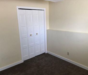 Newly Renovated 2-Bedroom Unit with In-Suite Laundry!! - Photo 3