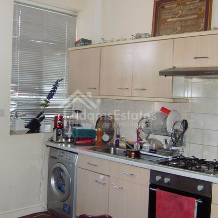 Price £750 pcm - Available Now - Unfurnished - Photo 3