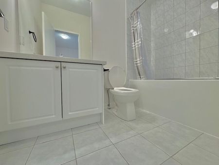 For Lease - 136 Rattenbury Road, Vaughan, Ontario - Photo 3