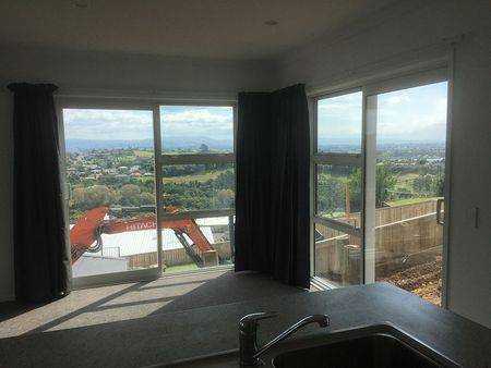 Looking for a modern low maintenance home? - Photo 3