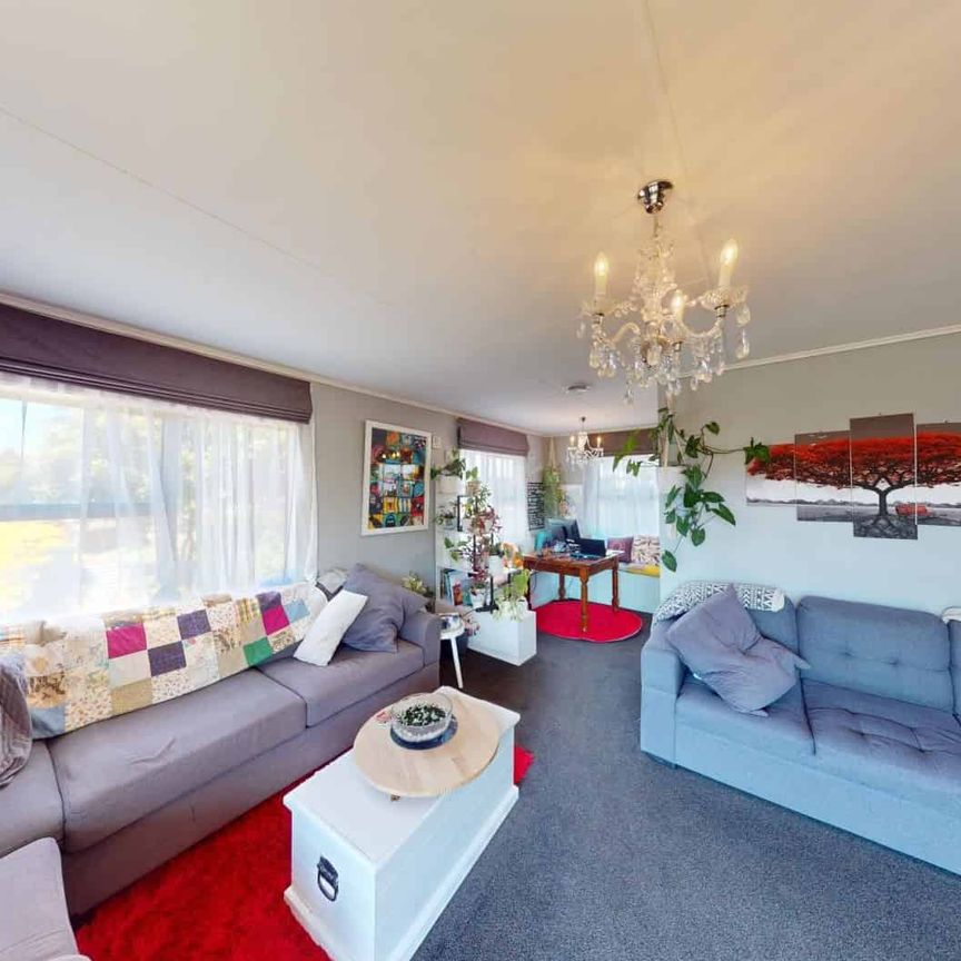 Feilding - 3 bedrooms - Photo 1