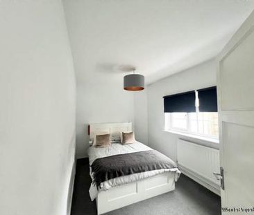 2 bedroom property to rent in Brentwood - Photo 4