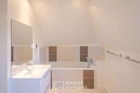 Loft sous comble dans une maison de maître proche de la gare - Photo 4