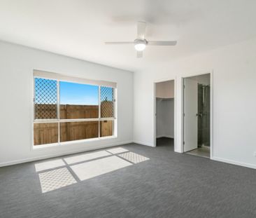 Family Home in Cumbalum - Photo 2