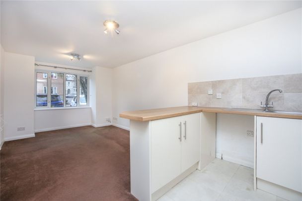 Stow Court, - Photo 1