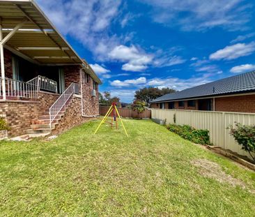 Three Bedroom Family Home in Minto! - Photo 4