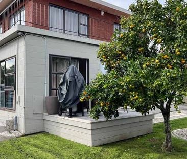 Modern Two-Bedroom Retreat in Prestigious St Heliers - Photo 1