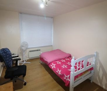 Cameron Close - Brentwood, Property for rent - Photo 2