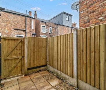 3 bedroom end of terrace house to rent - Photo 2