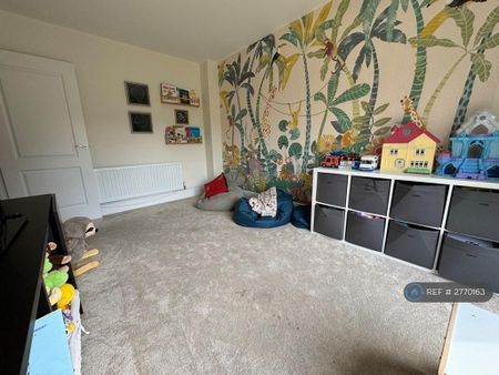 5 bedroom detached house to rent - Photo 3