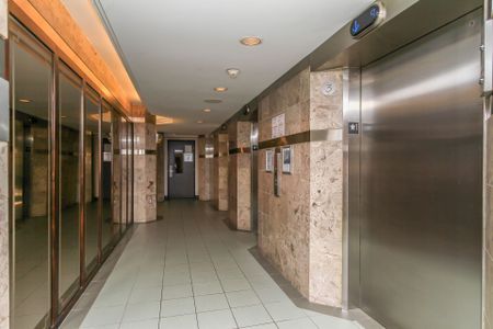 For Lease - 2759 Carousel Crescent Unit# 1701, Blossom Park - Airport and Area, Ontario - Photo 5