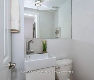 Condo Townhouse For Lease | N9268724 - Photo 5