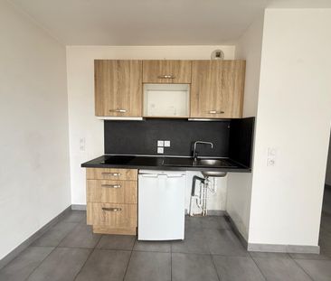 Location Appartement 2 pièces 43m² - Photo 4