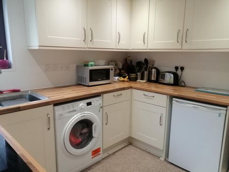 5 bedroom terraced house to rent - Photo 5