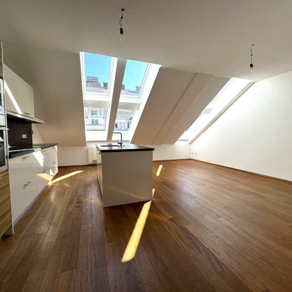 Provisionsfrei: Zentrumsnahe 131m² DG-Wohnung mit Einbauküche - 1090 Wien - Photo 1