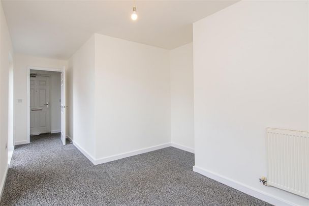 1 bed Flat To Let - Photo 1
