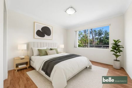 Tropical Oasis With Oversized Courtyard - Photo 5