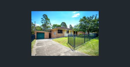 Large Family Home! - Photo 3