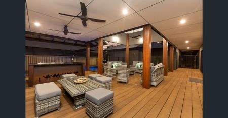 Unparalleled Luxury Living in the Heart of Cable Beach - Photo 3