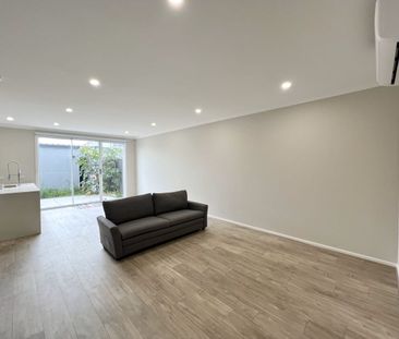 Spacious 4 Bedroom Townhouse - Photo 6