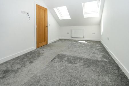 5 bedroom detached house to rent - Photo 4
