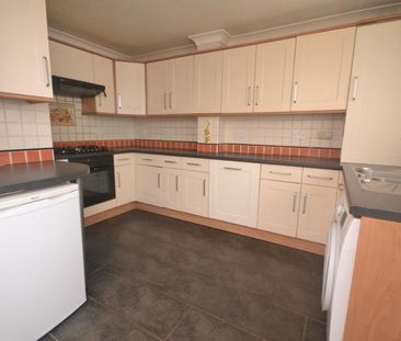 3 bedroom House To Let - Photo 6