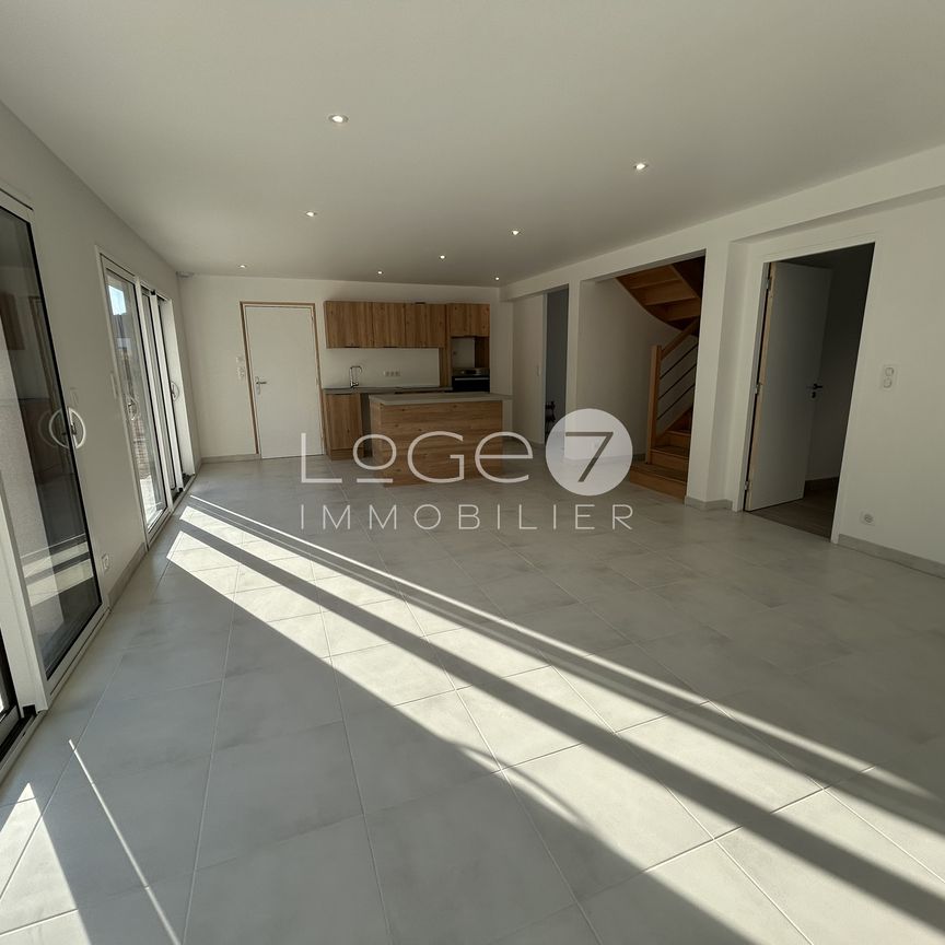Location Maison 5 pièces 106m² PONT SCORFF 56620 - Photo 1