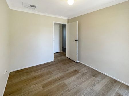 Brand New Kitchen & Flooring! - Photo 4