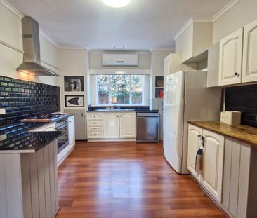 Charming home with modern comforts - Photo 4