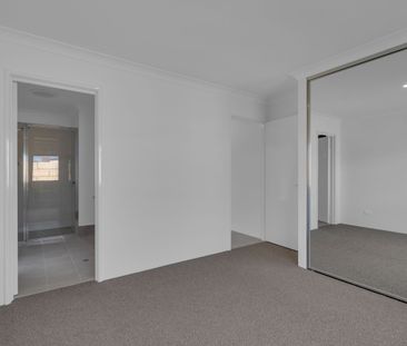 4 x 2 Family Home in Baldivis - Photo 4
